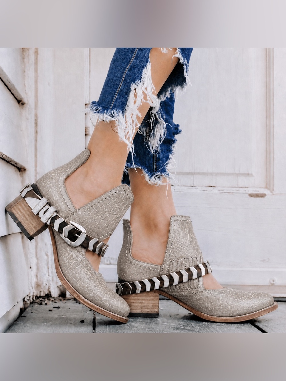 Freebird Blade Taupe Embossed Leather Harness Booties Size 7 NWOT